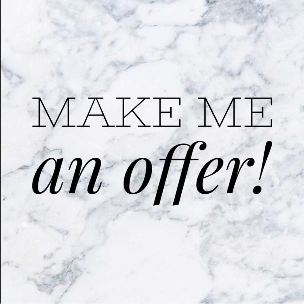 Feel free to offer through the offer button!🙌🏼🖤